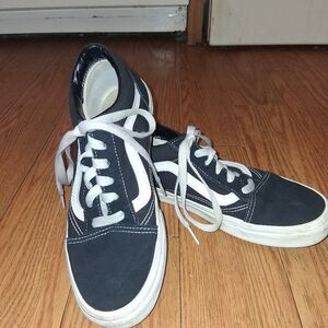 Vans Men's Black and White Sneakers